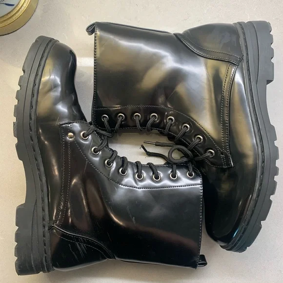 Dirty Laundry ~ Black Lace-up Combat Boots Lug Soles Y2K 90s Size 9 - Picture 10 of 17